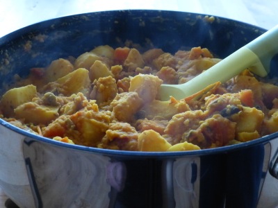 Mild curry with red lentils and rice