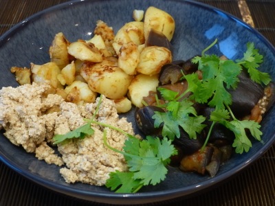 Tofu-hummus, fried potatoes and aubergines